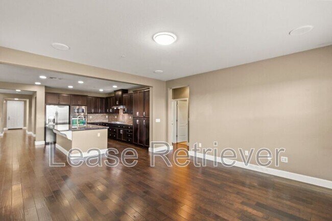 Building Photo - 479 W Esplanade Dr