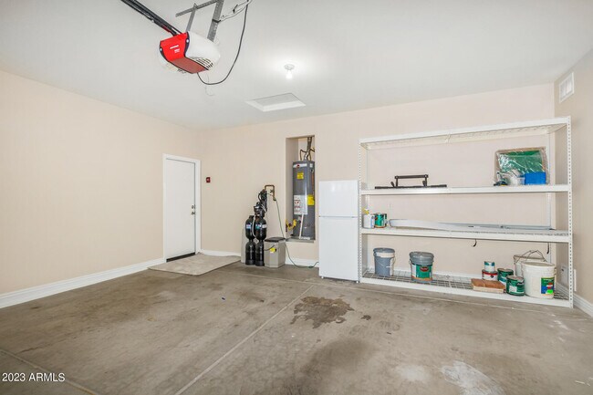 Building Photo - 4010 E Expedition Way