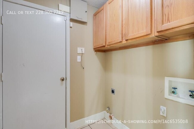 Building Photo - 2073 Stone Bridge Dr