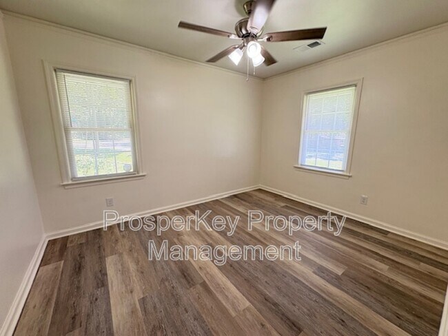 Building Photo - 5900 Frazier Dr
