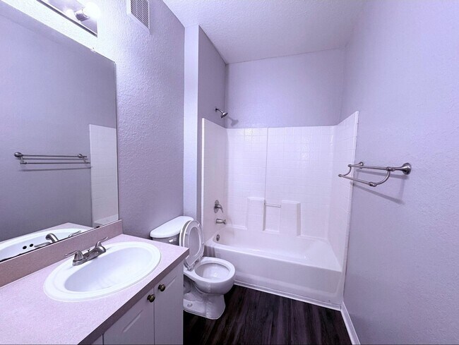 Building Photo - 819 Grand Regency Pointe