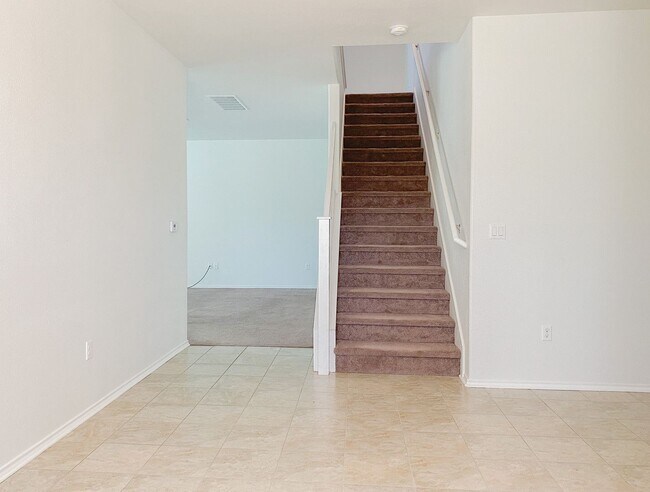 Building Photo - Beautiful 5 BR / 2.5 BA Home for Rent in A...