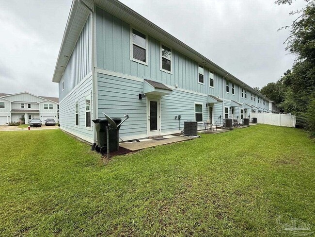 Building Photo - 1543 Iroquois Ct