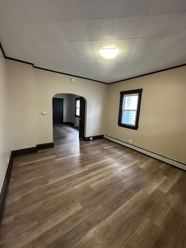 Building Photo - 42 Child St