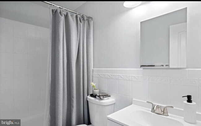 Building Photo - 11611 Vale Rd