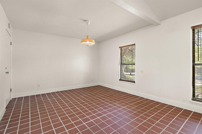 Building Photo - 403 Flournoy Dr