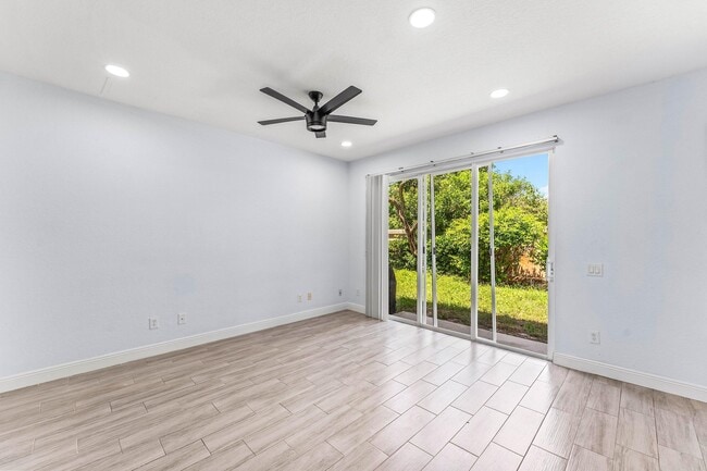 Building Photo - 5477 Queenship Ct