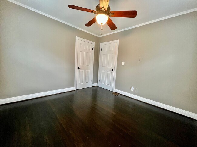 Building Photo - Adorable home located in St. Matthews