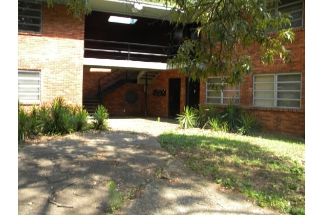 Building Photo - 1744 Lyle Ave