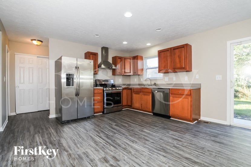 Building Photo - 5986 Driftwood Ct