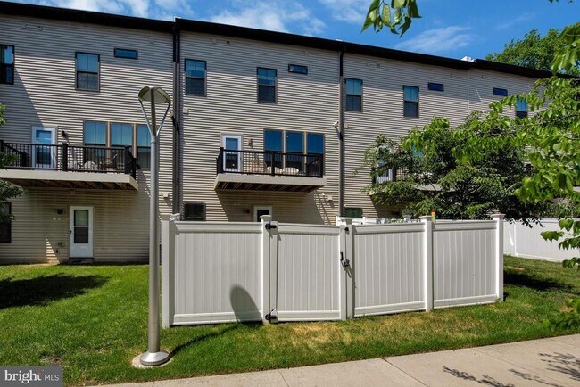 Building Photo - 4748 Towne Park Rd
