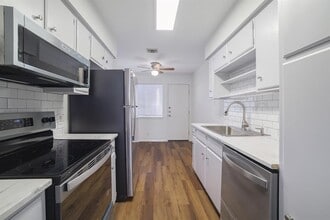 Building Photo - 3401 Willowrun Cove