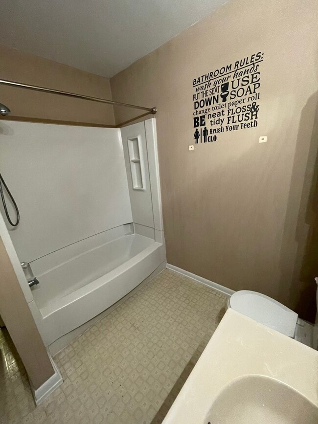 Building Photo - 75 Cacoosing Avenue, Unit A