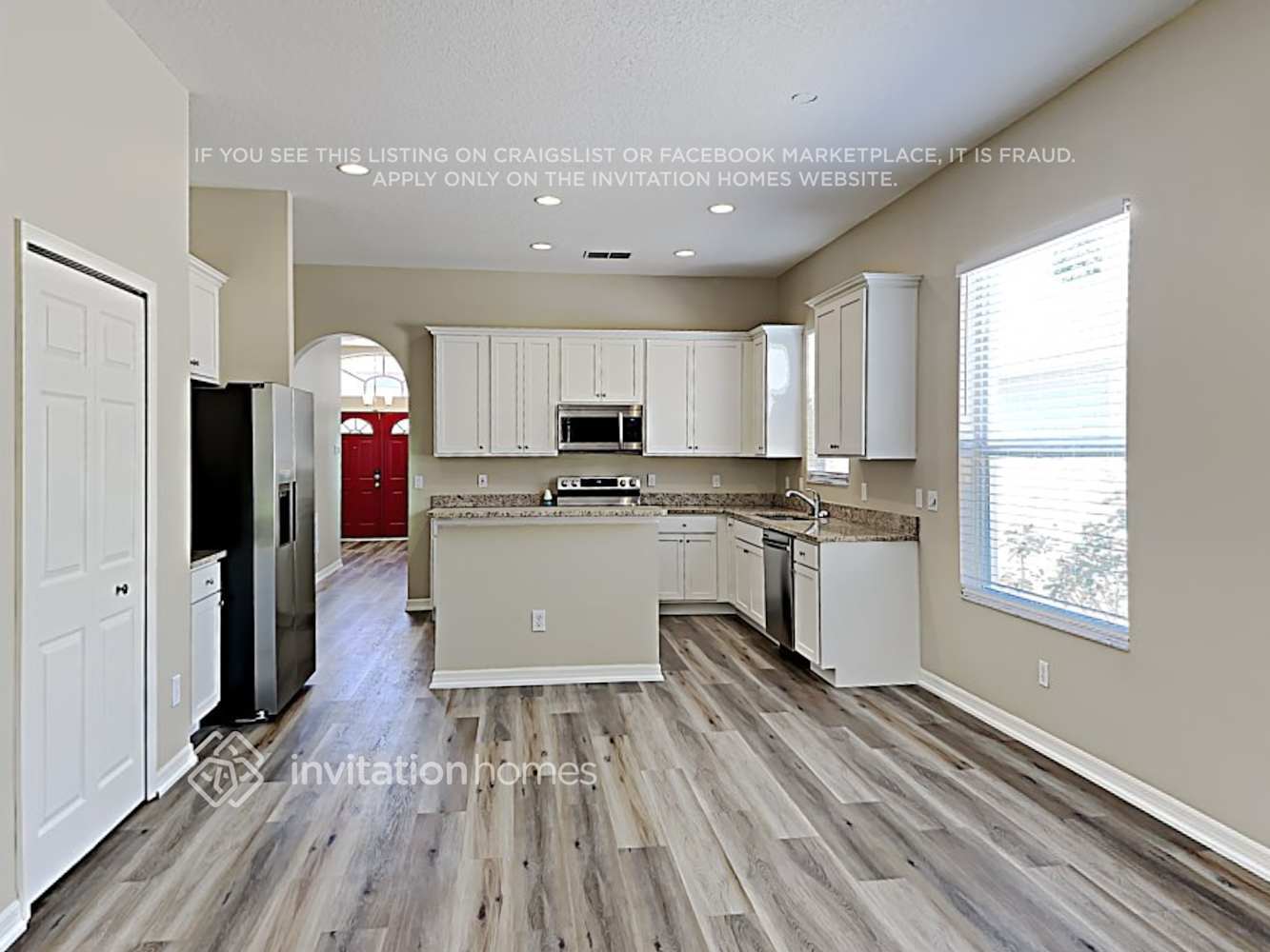 Building Photo - 3839 Regents Way