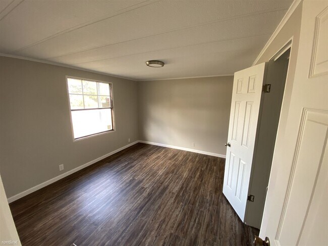 Building Photo - 3 br, 2 bath Mobile Home - 1 West Hopeton ...