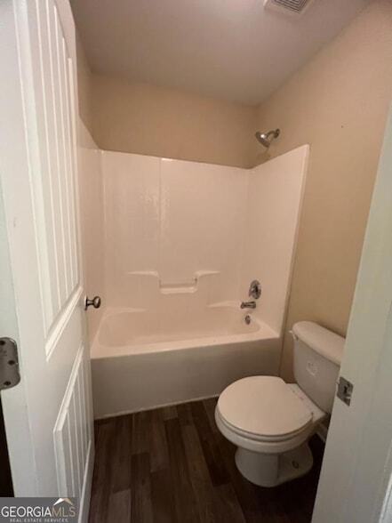 Building Photo - 2918 Hillside Pl