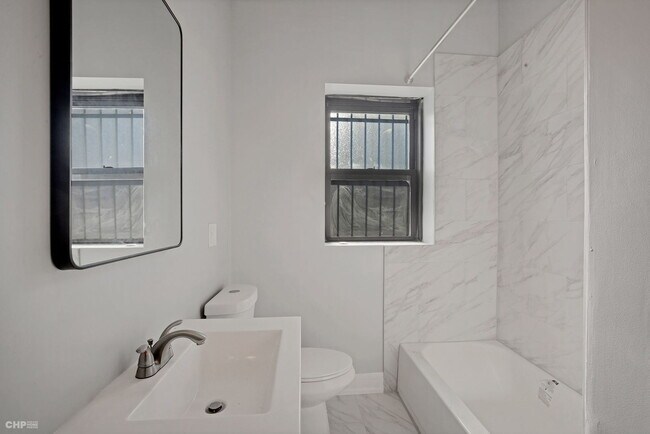 Building Photo - 4359 S King Dr