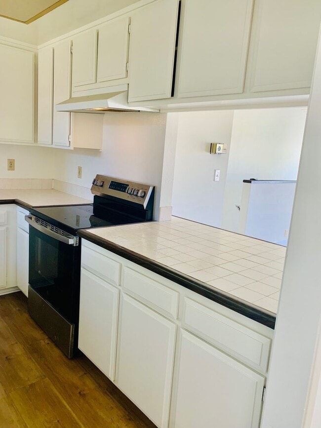 Building Photo - Unbeatable Location! Ocean View two bedrooms and two bathrooms two story condo with gated undergr...