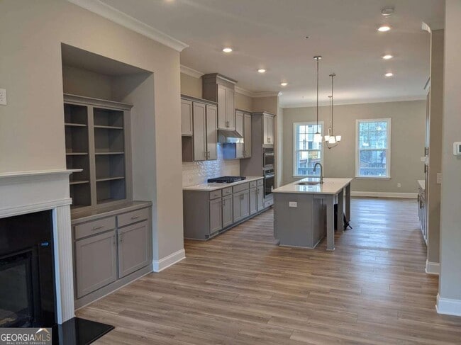 Building Photo - 225 Spike Trl SE