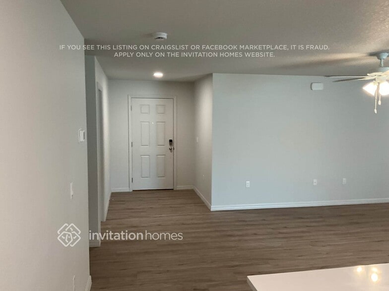Building Photo - 7 Pineland Ln