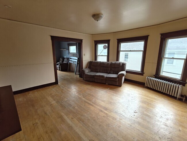 Building Photo - 1118 S 14th St