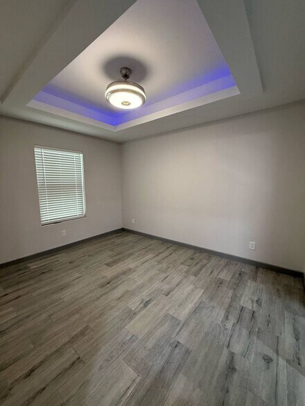 Building Photo - 9205 N 30th St