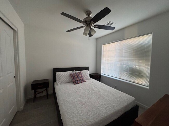 Building Photo - Pool Home with 3Bedrooms +Bonus Room Bullhead Parkway-Desert Foothills Estates- Can Be "Furnished...