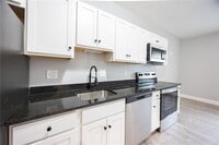 Building Photo - 6899 Post Rd