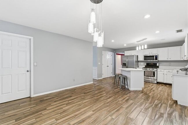 Building Photo - 345 Oxnard Cir SW