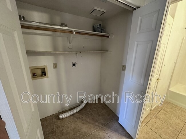 Building Photo - 1934 Easy St