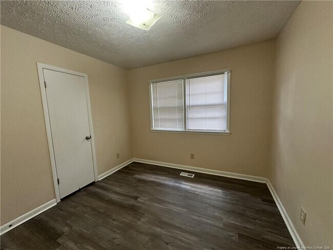 Building Photo - 1219 Chilton Dr