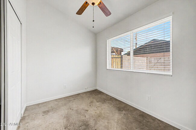 Building Photo - 505 N 16th Ave