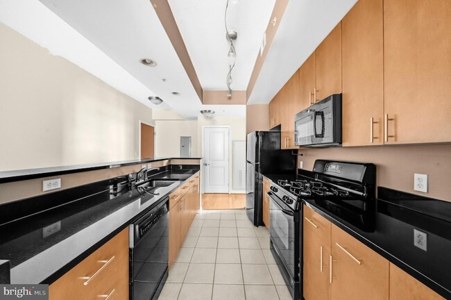 Building Photo - 715 6th St NW