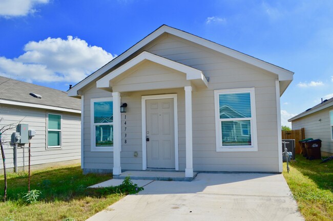 Building Photo - Super Cute 3 bed 3 bath Home!