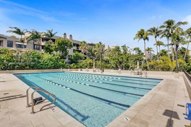 Building Photo - 181 Crandon Blvd