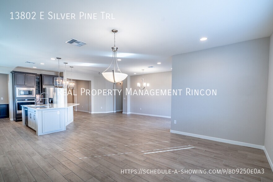 Building Photo - 13802 E Silver Pne Trl