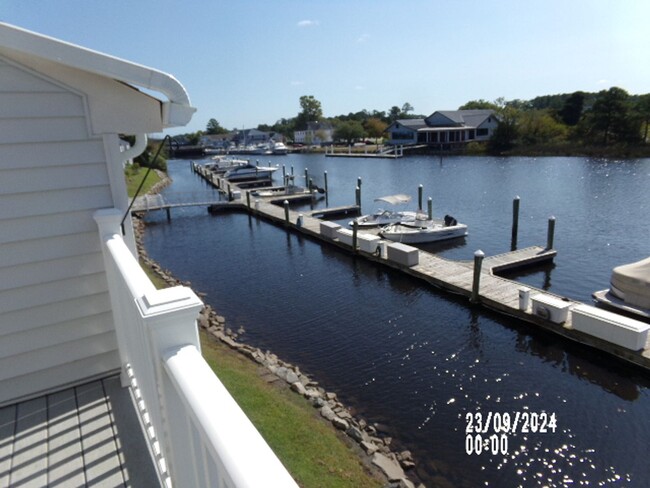 Building Photo - Great Bridge Condo