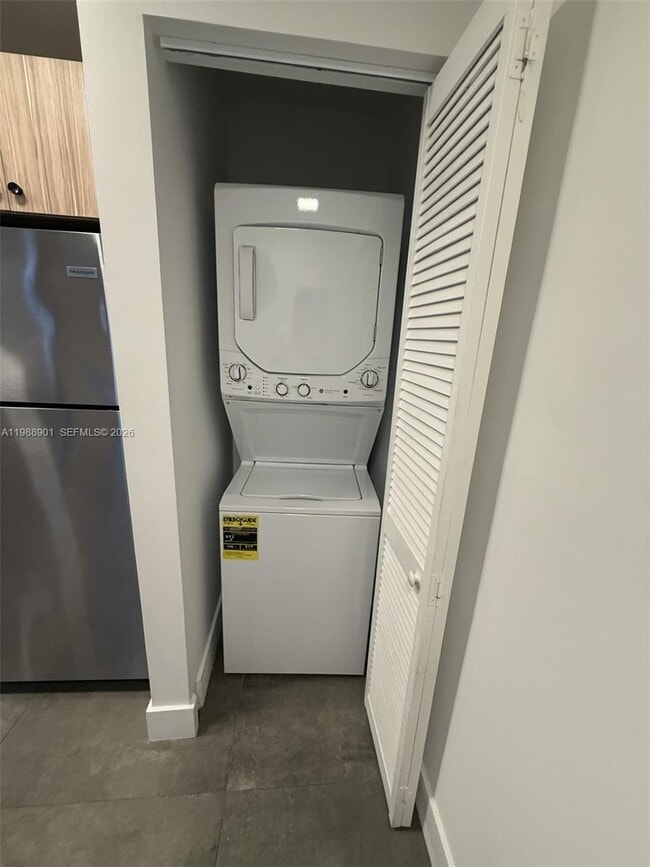 Building Photo - 2010 SW 25th Ter