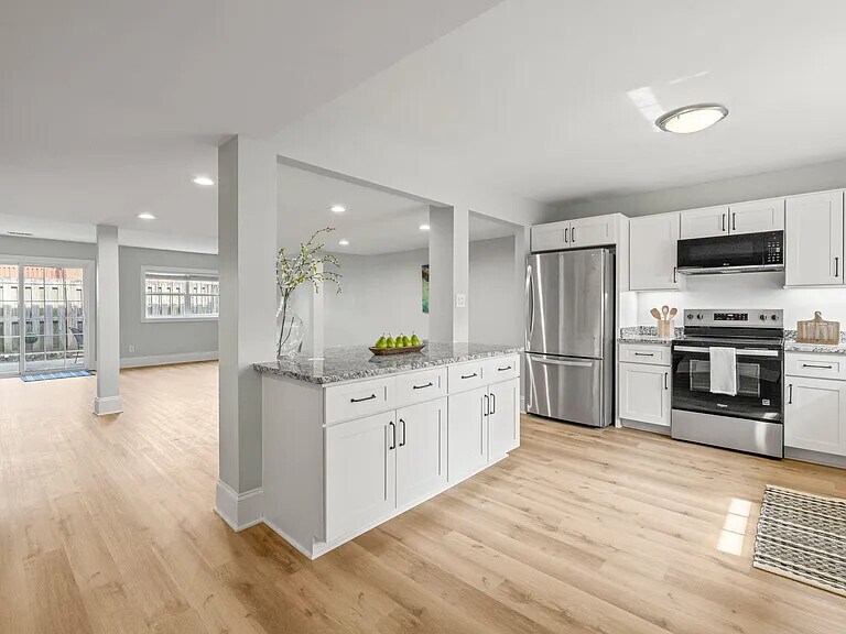 Building Photo - 1213 Manassas Court