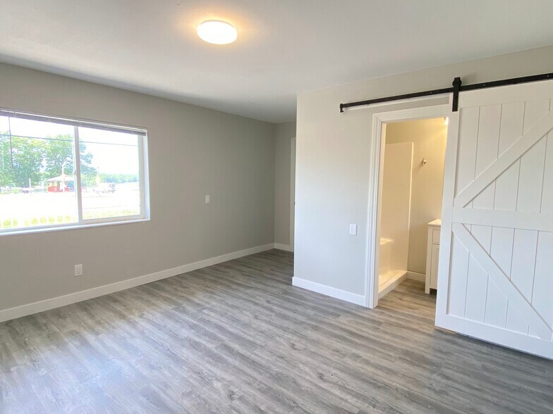 Building Photo - 710 2nd Ave N