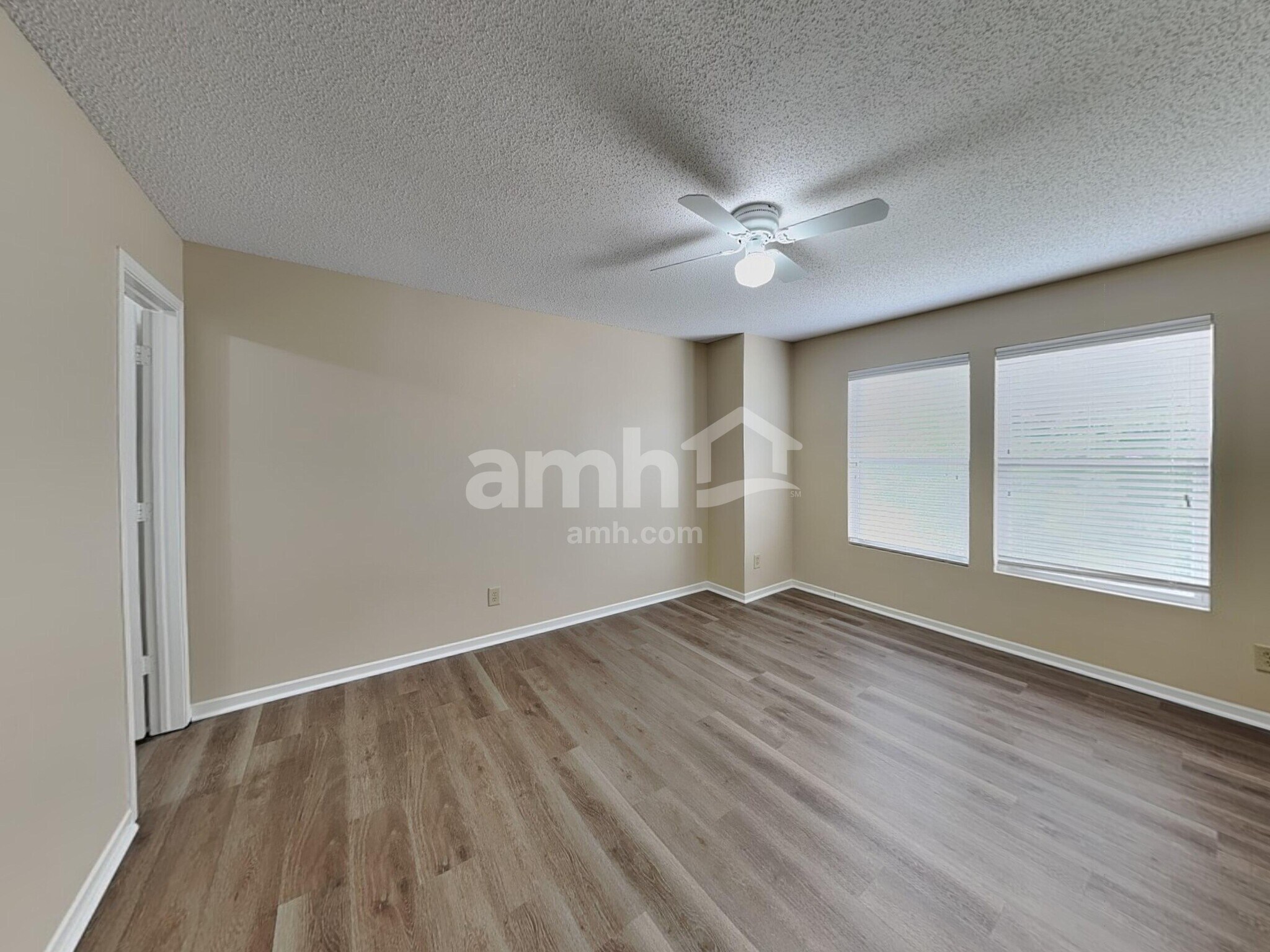 Building Photo - 10395 Butler Dr