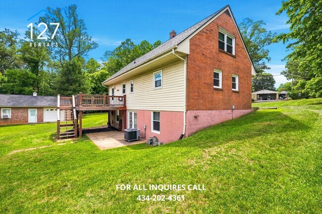 Building Photo - Spacious 4-Bedroom Single Family home with Large Backyard & Ample Storage