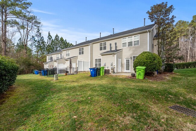 Building Photo - Cute and cozy townhome in Camden Park