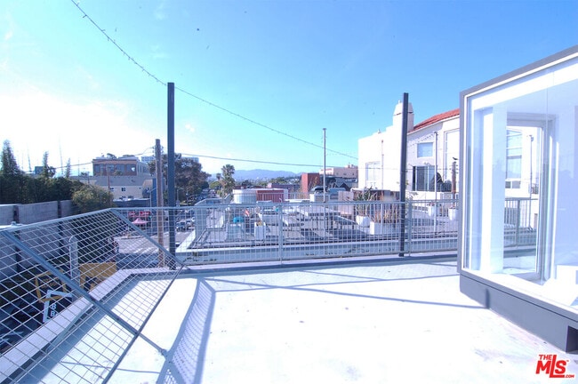 Building Photo - 116 Pacific Ave