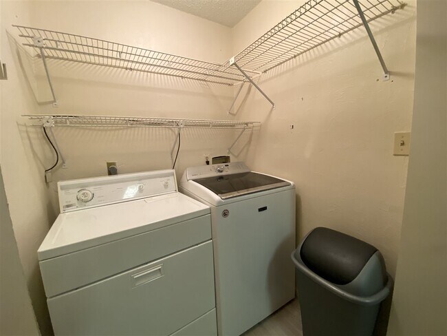 Building Photo - 2265 Green Timbers Trail