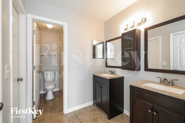 Building Photo - 2484 Albaca Dr