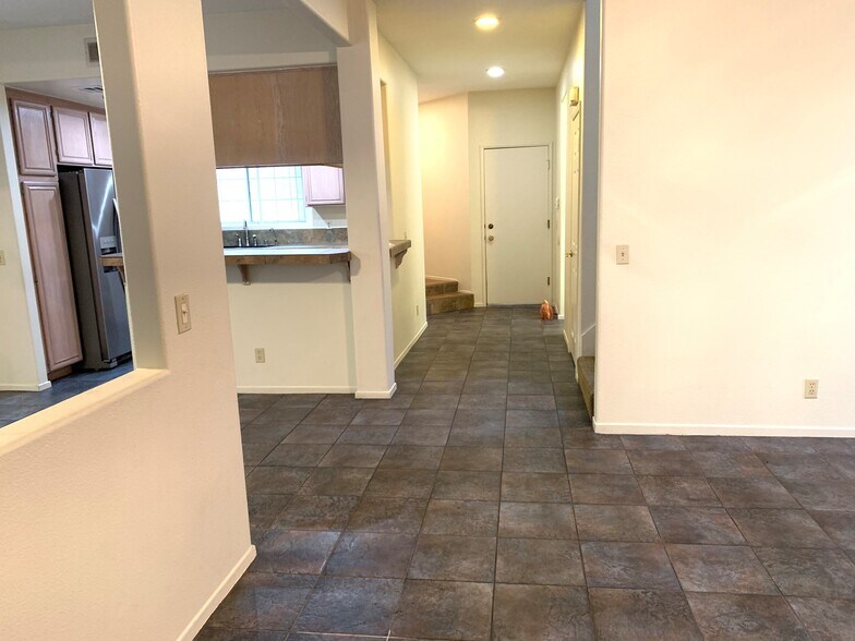 Building Photo - 18316 1/2 Keswick St