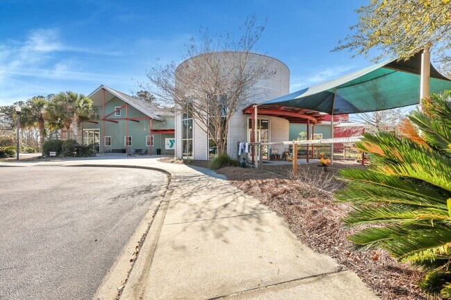 Building Photo - 236 Oak View Way