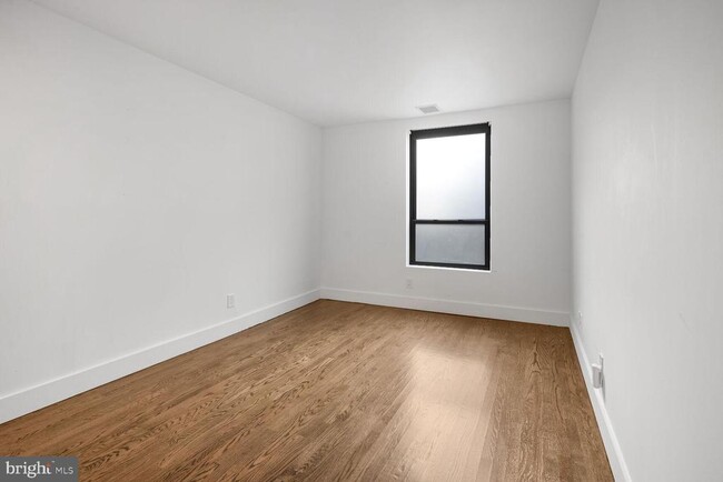 Building Photo - 2038 18th St NW