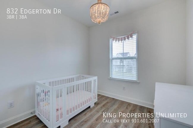 Building Photo - 832 Edgerton Dr